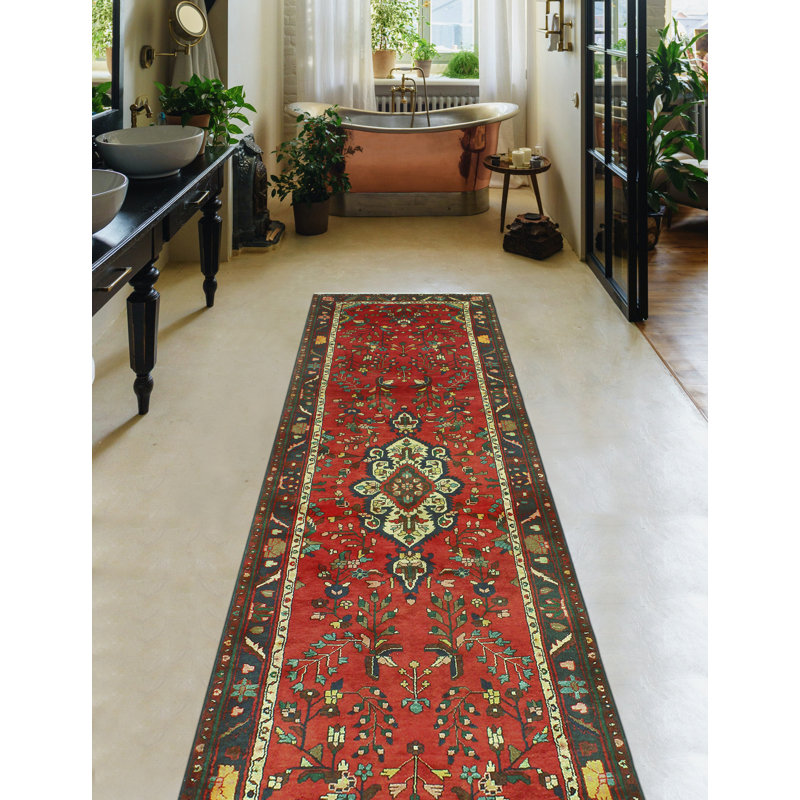 Khylar Distressed Ridge Red Runner