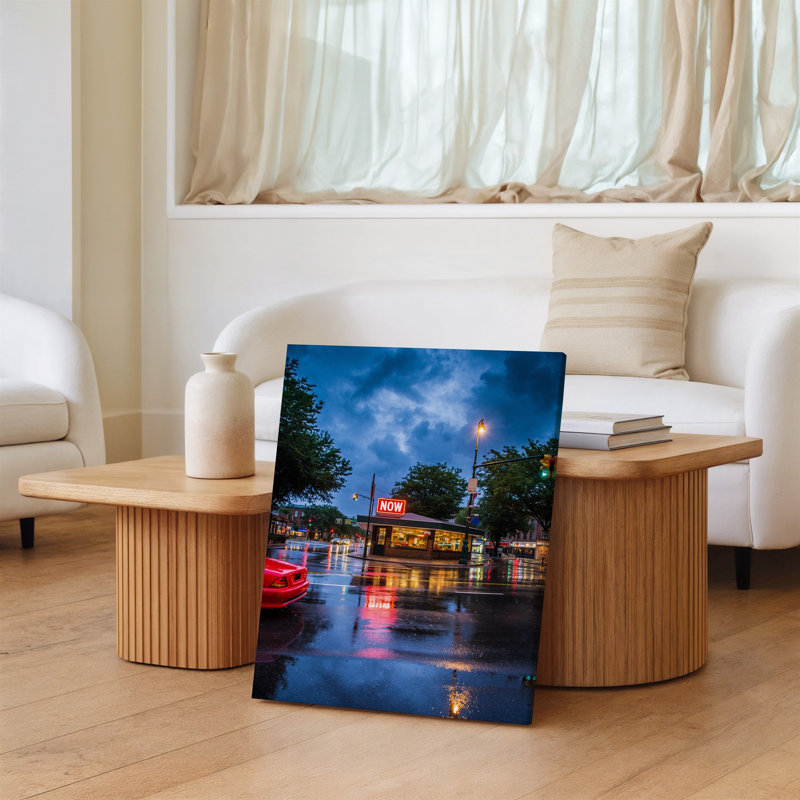 Reproduction d'art sur toile, "Scène urbaine vibrante la nuit" avec un petit dîner avec un panneau rouge brillant