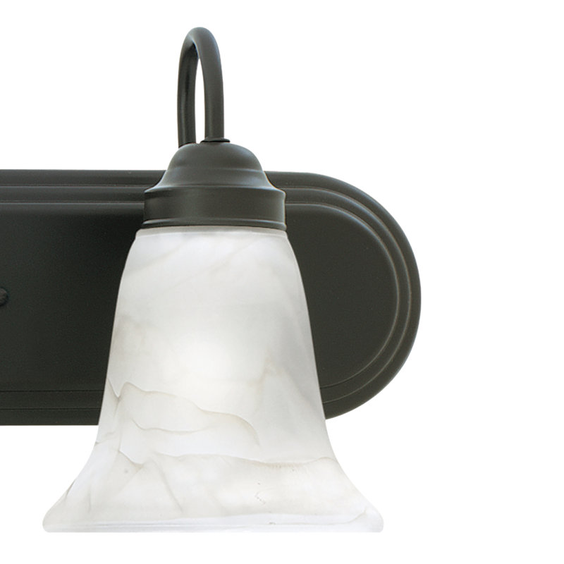 Éclairage pour salle de bain 3 lumières Homestead 24 po de largeur - bronze peint, 9" H x 24" W x 7.5" D, Bronze peint
