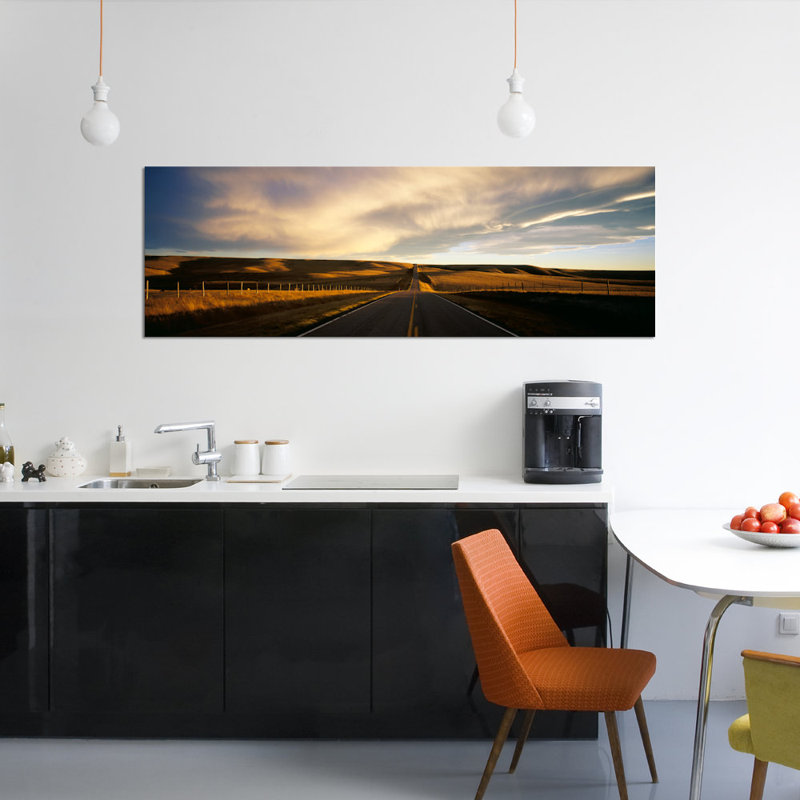 «Country Road, Montana, USA», reproduction de photo sur toile, H 20 po x l 60 po x P 1,5 po, Toile tendue