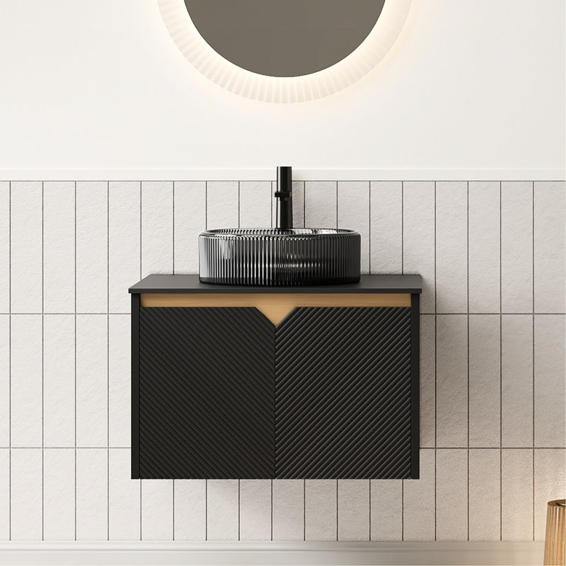 Meuble-lavabo de 61 cm (24 po) avec lavabo rond transparent noir, comptoir en pierre frittée, design symétrique en sergé, mécanisme de fermeture amortie, structure en contreplaqué et bois massif.