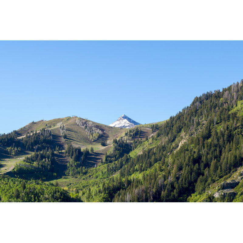 «Mountains» par Aaron Hawkins, H 12 po x l 18 po