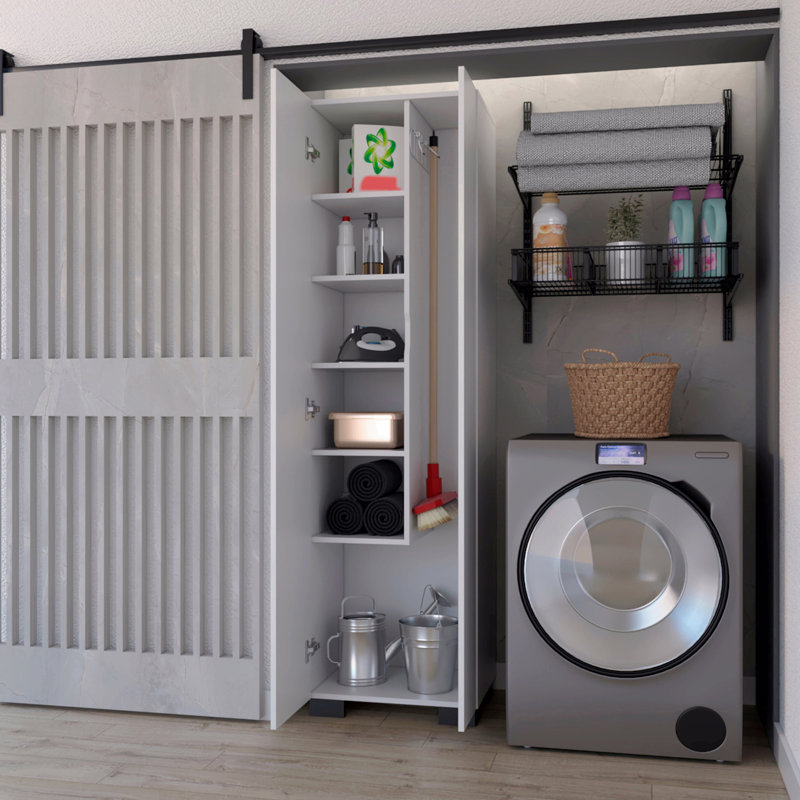 Armoire à balais avec tablettes de rangement