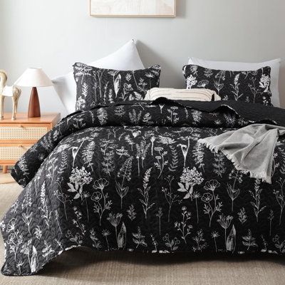 Floral Quilt Set 3 Pieces - Lightweight Botanical Pattern Quilt With Two Pillowcases