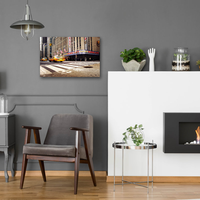 «NYC Radio City» par Nina Paponcek, verre acrylique Wal Art, H 16 po x l 24 po x P 0,2 po