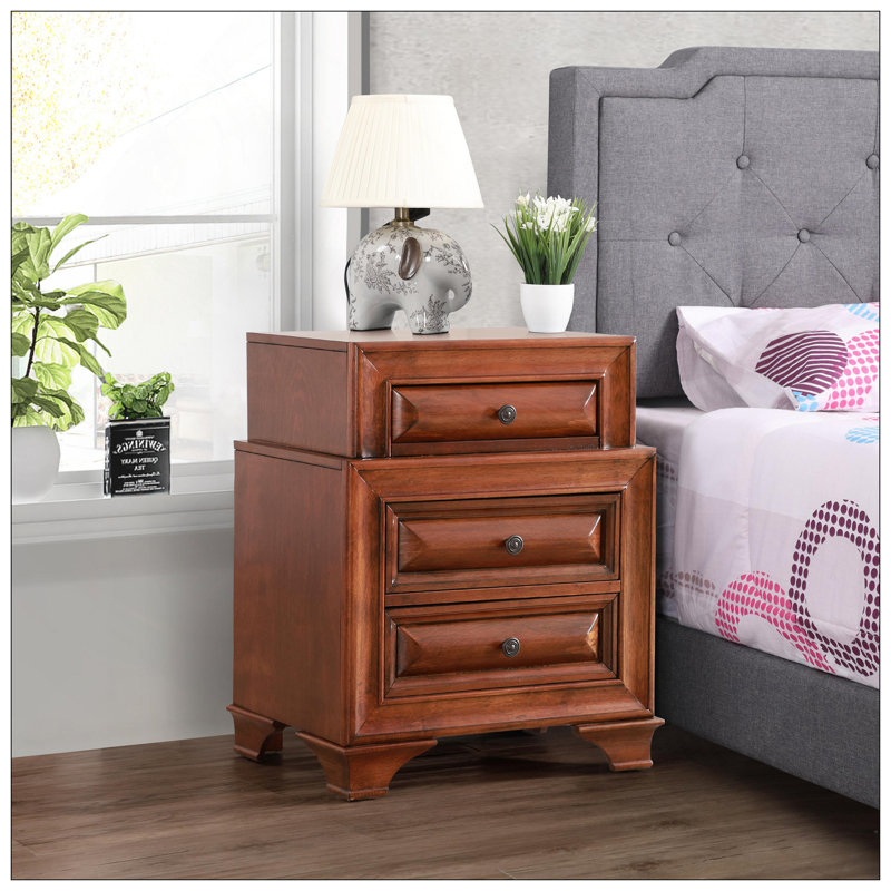 Table de chevet durable avec placages en bois véritable et finition teinte foncée, parfaite pour le rangement et le style de la chambre à coucher.
