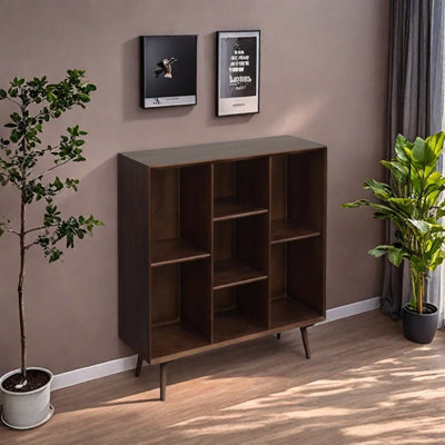 A retro and eye-catching bookcase