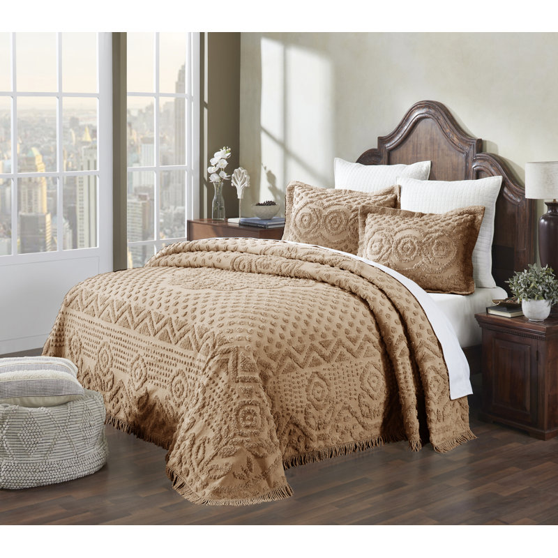 Heirloom Collection 100% Cotton Chenille Twin Bedspread Set, Traditional Medallion Coverlet with Matching Sham, OEKO-TEX Certified, Soft, Breathable, Machine Washable, All-Season, Tan