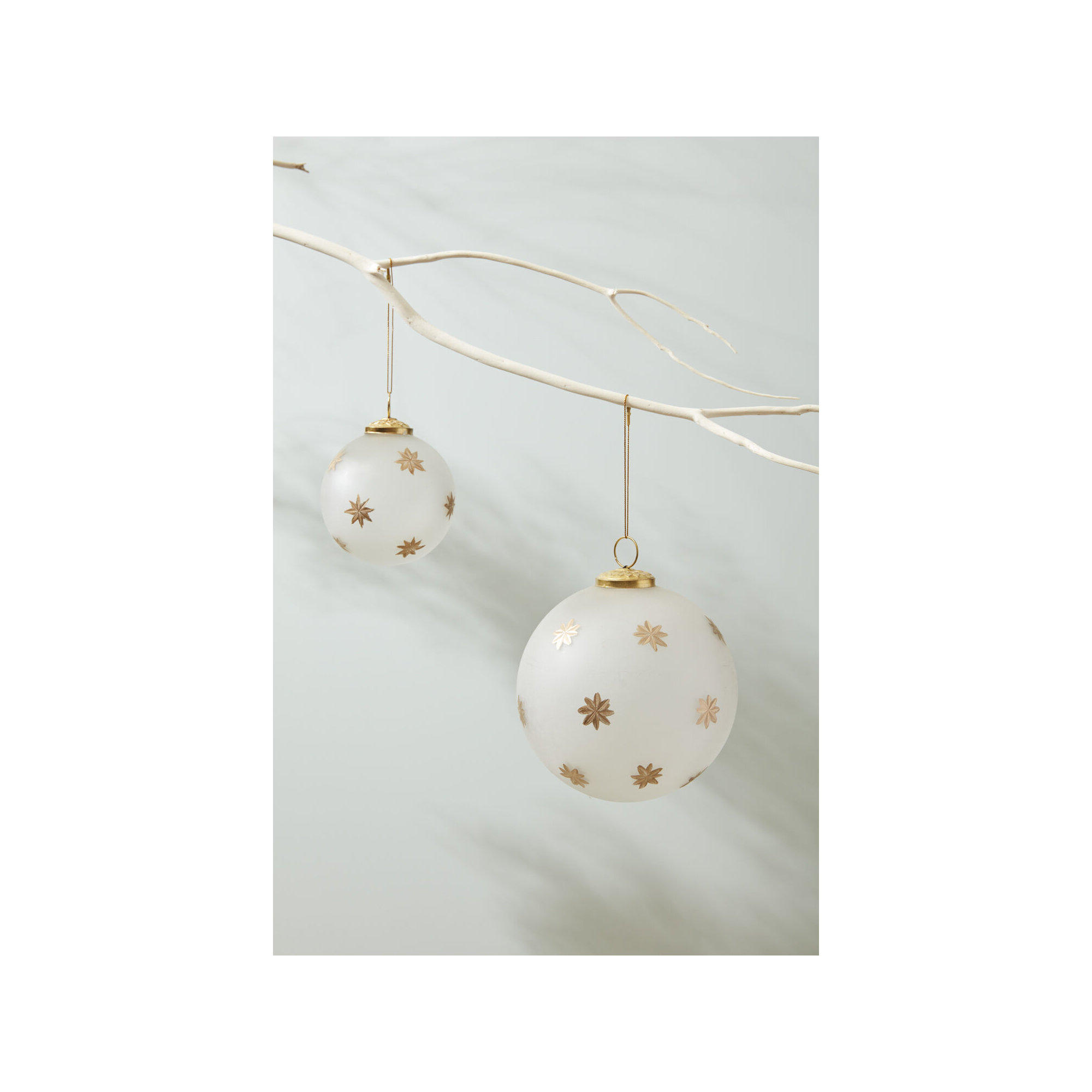 Stari North Star Ball Ornament, 4" H x 4" W x 4" D