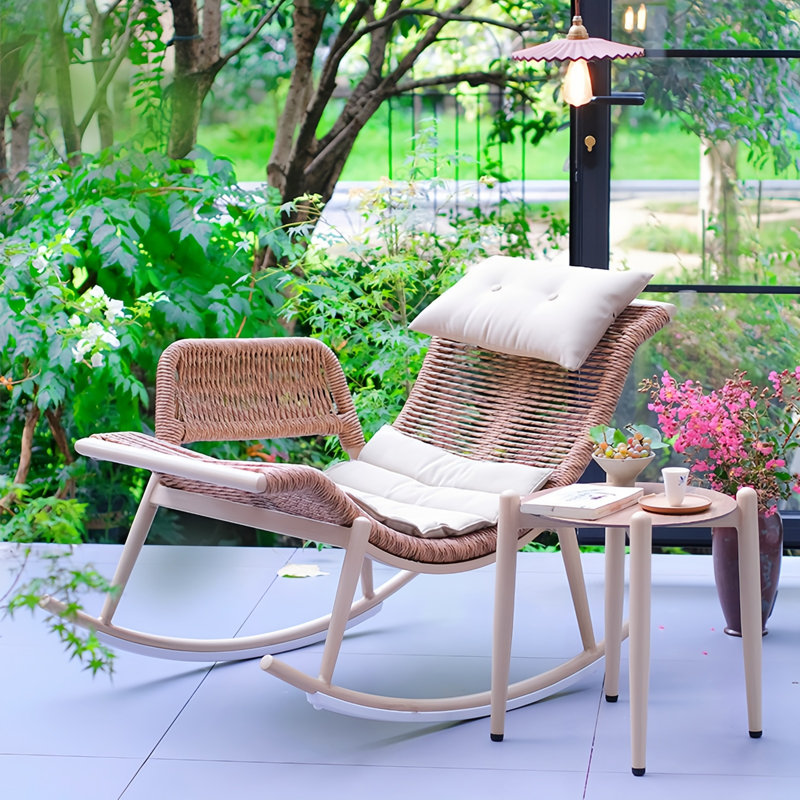 Chaise berçante en rotin