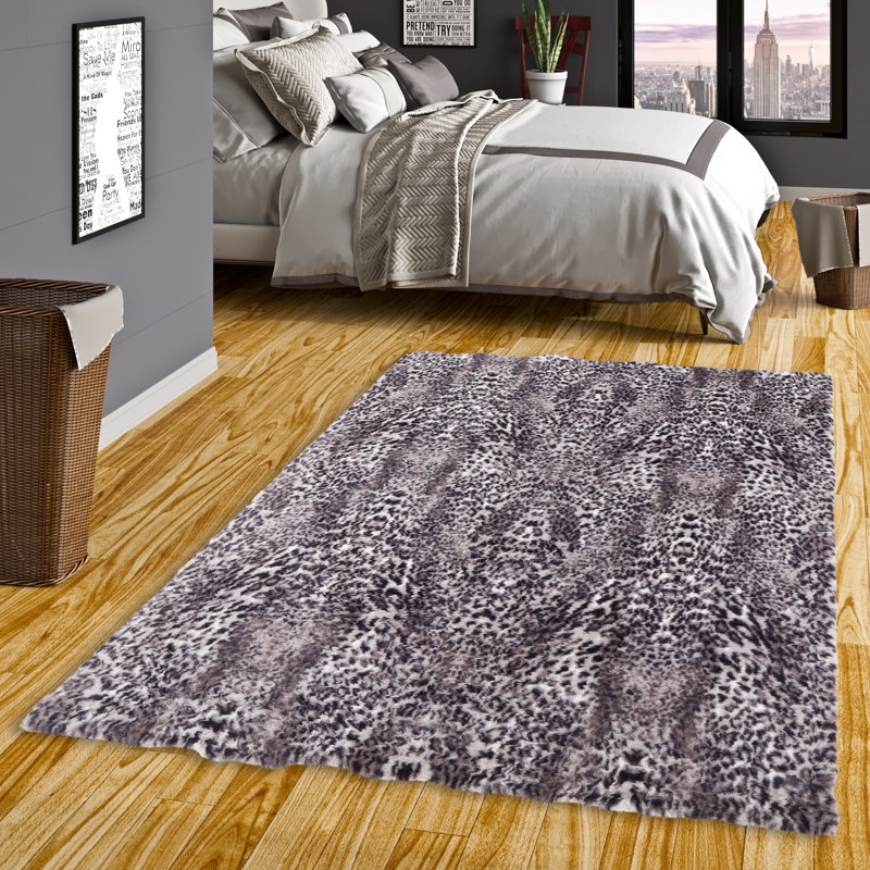 Sevon Animal Print Area Rug, Rectangle 140 x 200cm