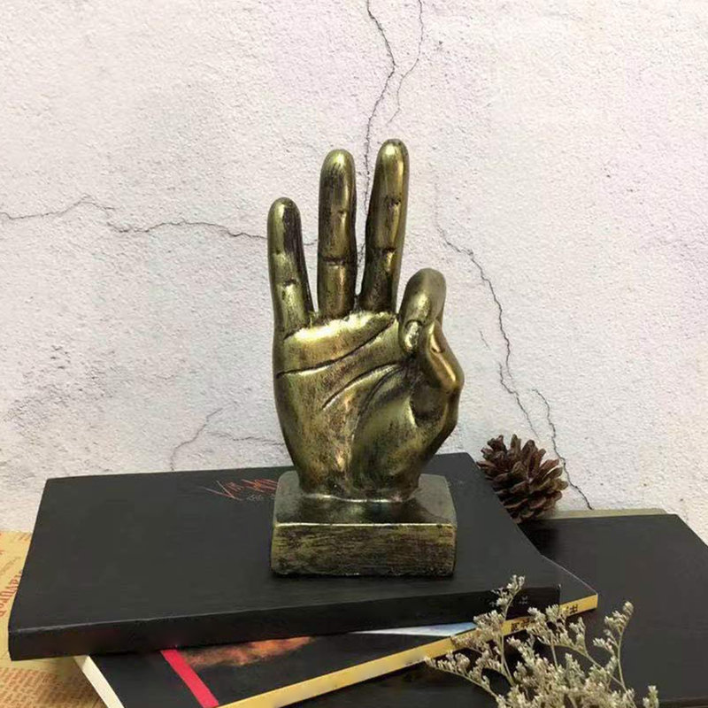 Figurines & Sculptures