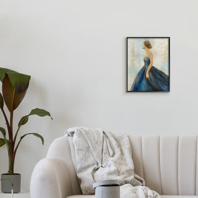 Jeune femme avec une robe bleue, mise au point douce par K. Nari - Peinture