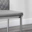 Chaise d'appoint rembourrée en similicuir