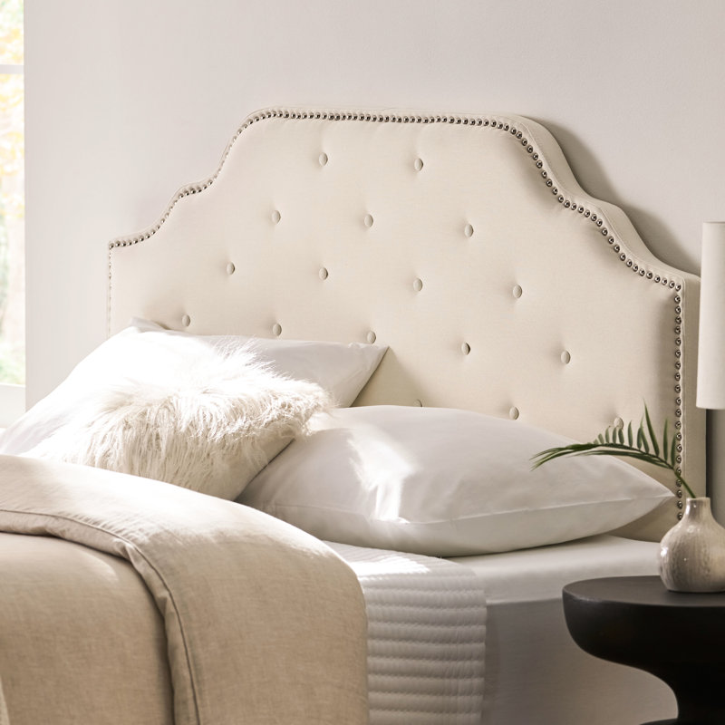 Tête de lit tapissier en tissu pour grand lit et lits de grande taille, bouton avec ornement en losange à l'avant tendance, garniture cloutée élégante,