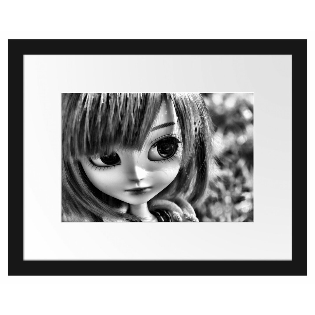 Gerahmtes Poster Pullip-Püppchen auf Sommerwiese