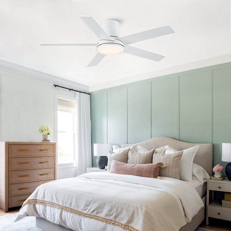 Ventilateur de plafond encastré blanc mat 52 po avec lumière DEL, télécommande et 5 pales deux tons Cryise, 52 po de largeur