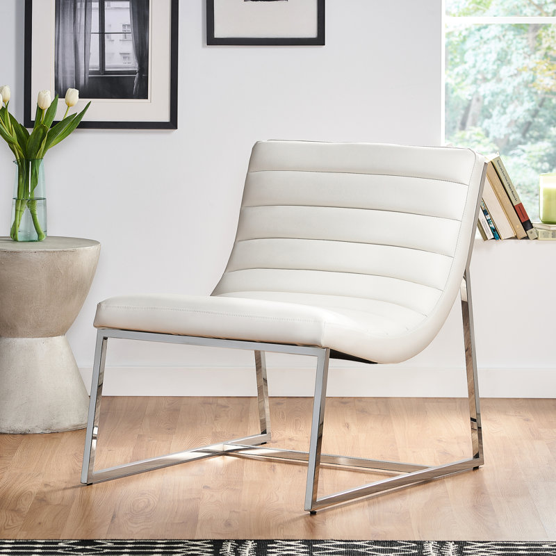 Chaise d'appoint moderne moderne en cuir blanc avec siège ergonomique contemporain au look chic qui rehausse l'expérience d'assise