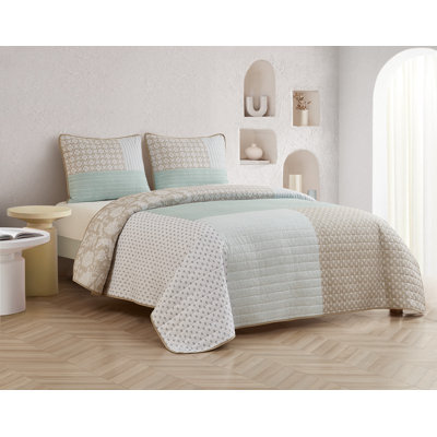 3 Piece Reversible Quilt Set