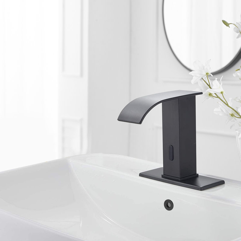 Single-Hole Bathroom Faucet with Drain Assembly, Matte Black