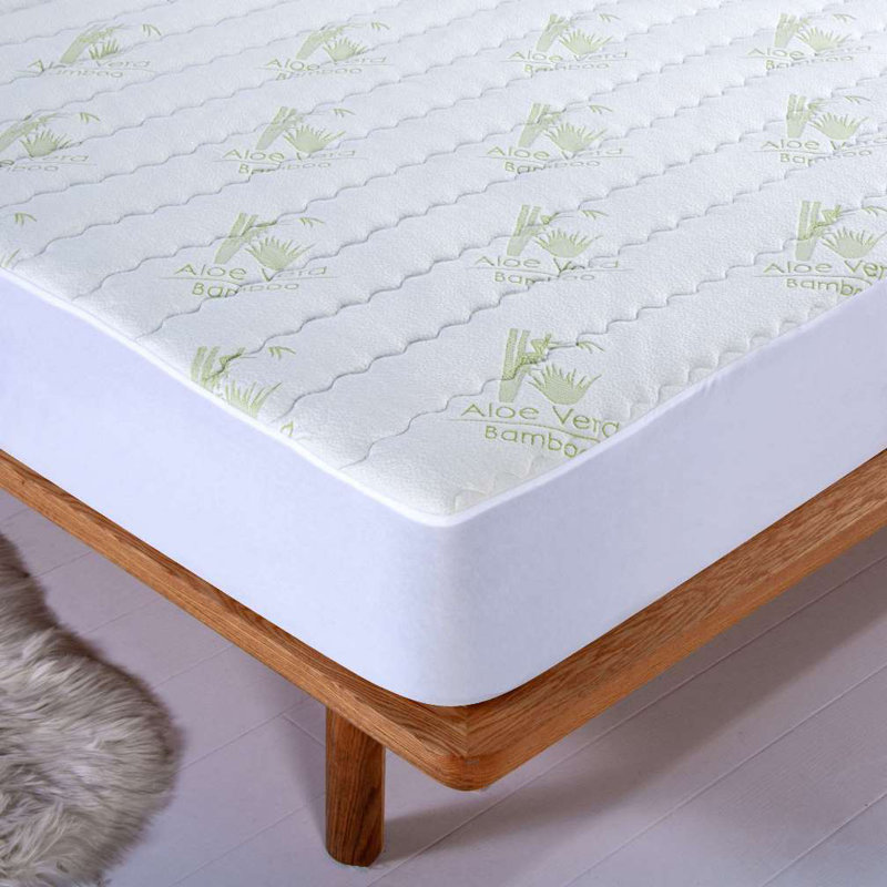 Protège-matelas hypoallergénique en rayonne de bambou Gero Aloe Vera, Grand