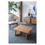 Table basse en teck avec détails en rotin, table centrale carrée en bois massif, bois naturel et finition brune pour le salon