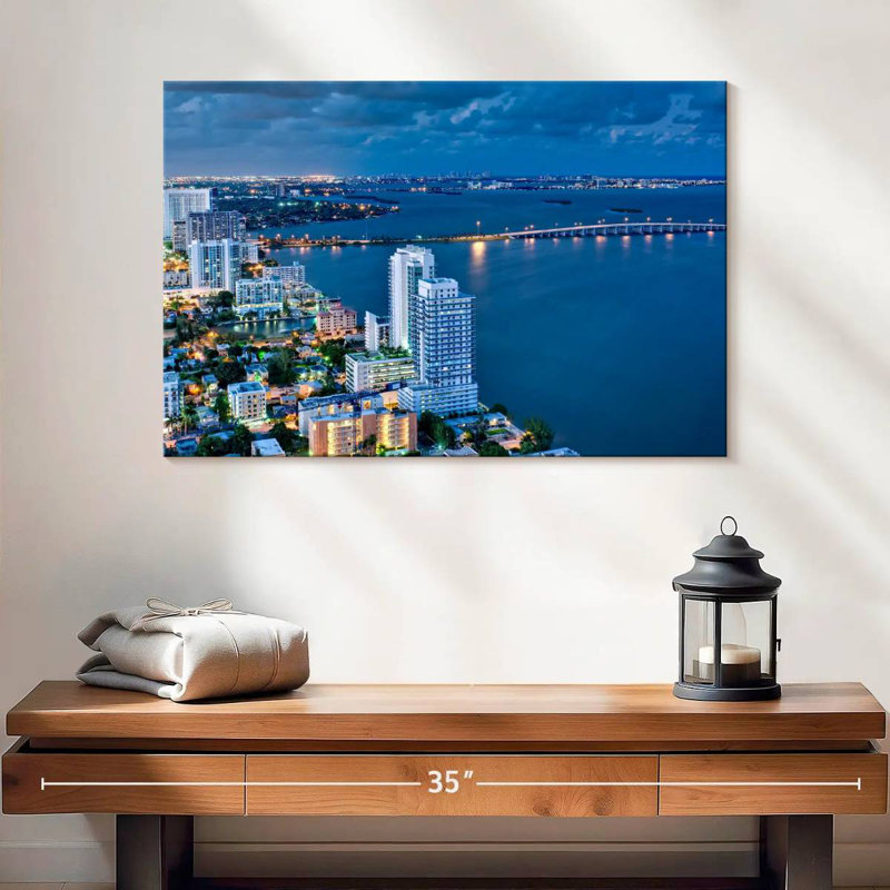 Nicci Miami Beach la nuit, H 16 po x l 24 po