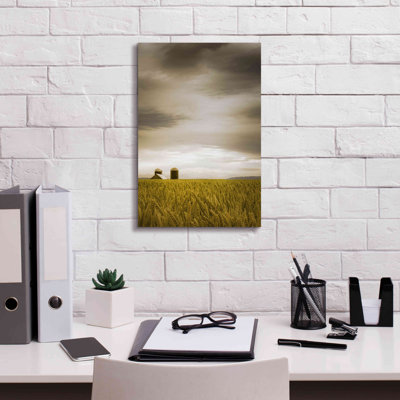 «Eliya Across The Wheat Field On Canvas» par Don Schwartz, reproduction