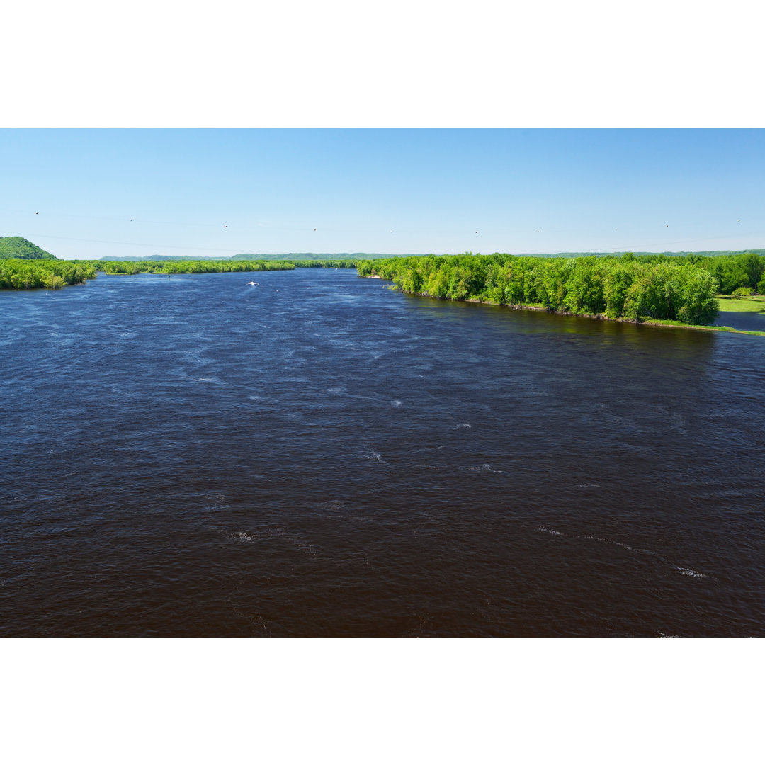 Upper Mississippi River From Wabasha Bridge by BanksPhotos - Druck auf Leinwand ohne Rahmen