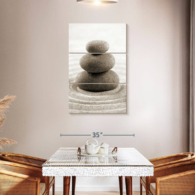  «Stone Stack On Zen Garden»