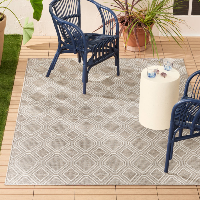 NICOLE MILLER NEW YORK Corin Diamond Outdoor Area Rug, Rectangle 7'1" x 10'2"