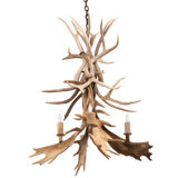 Drejtori 4 - Light Chandelier