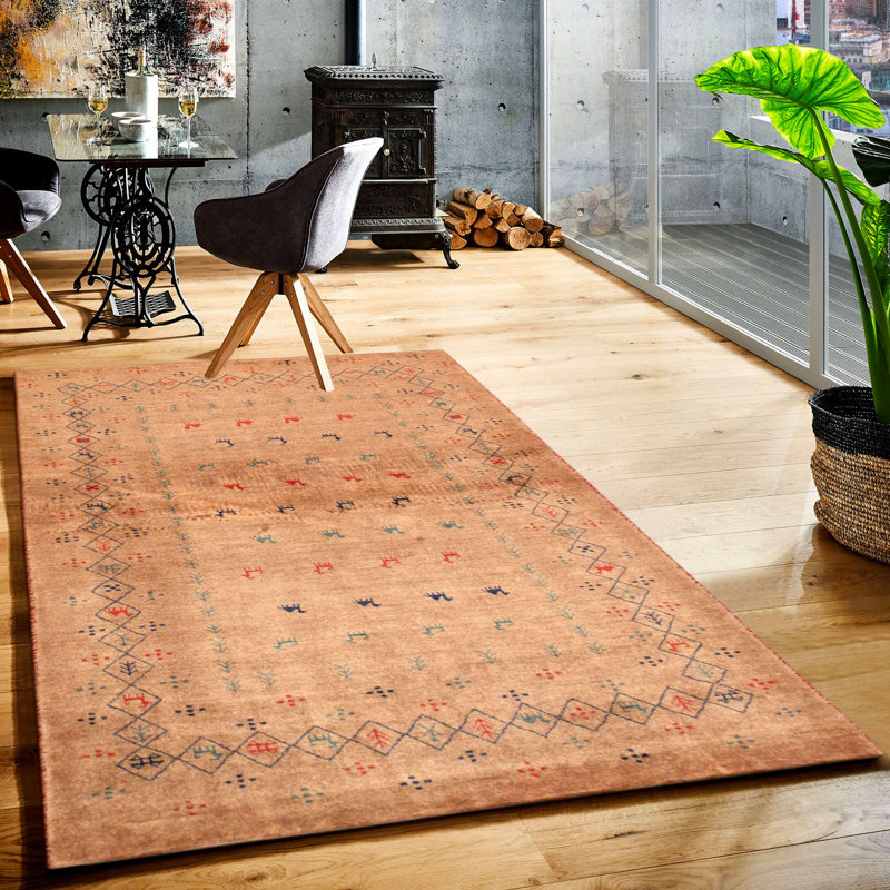 Hand-Knotted Gabbeh Lamb's Wool 3'4" x 4'10" Area Rug in Brown