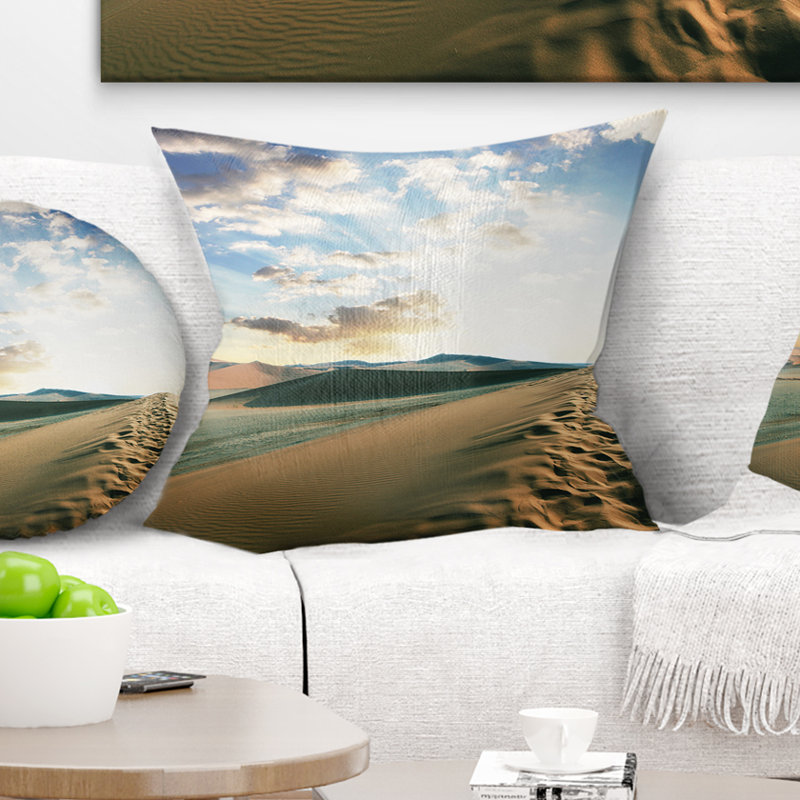Vue fantastique des dunes du désert - Coussin à imprimé paysage, 18 po x 18 po, Carré