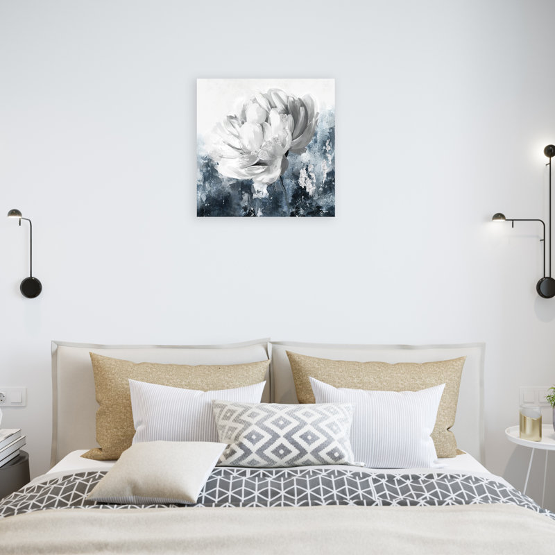 Une fleur blanche - reproduction d'art sur toile tendue, H 20 po x l 20 po x 1,5 po