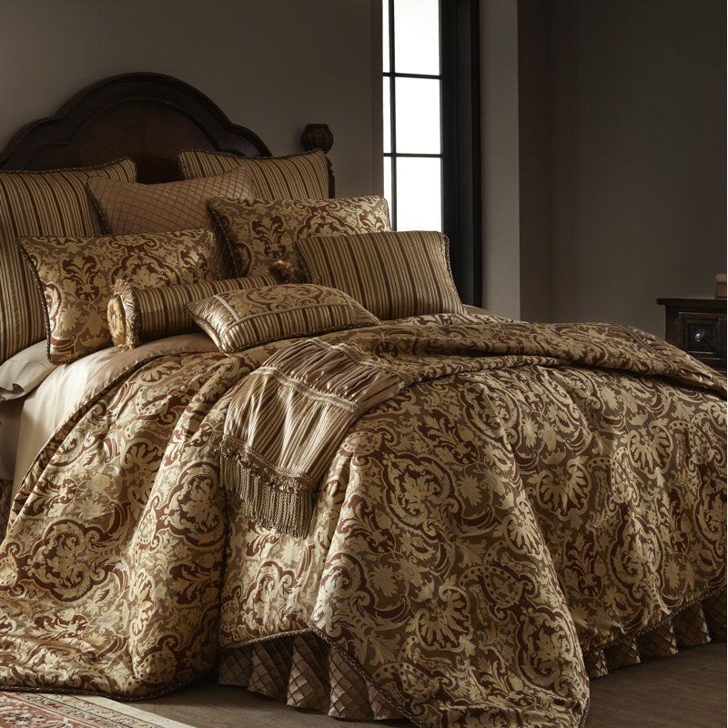 Botticelli Traditional Polyester Damask Comforter, Cal. King Comforter + 2 Shams, Rust