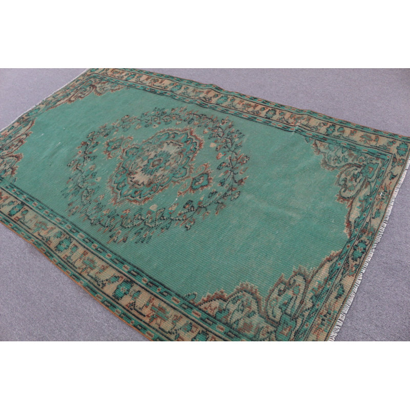 Tapis turc fait à la main en vert pour la décoration intérieure de style bohémien convenant à n'importe quelle pièce