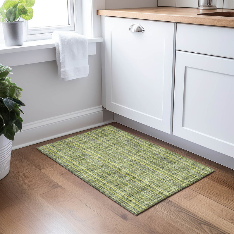 Chayden rug with non-slip backing, Rectangle 1 pi 8 po x 2 pi 6 po