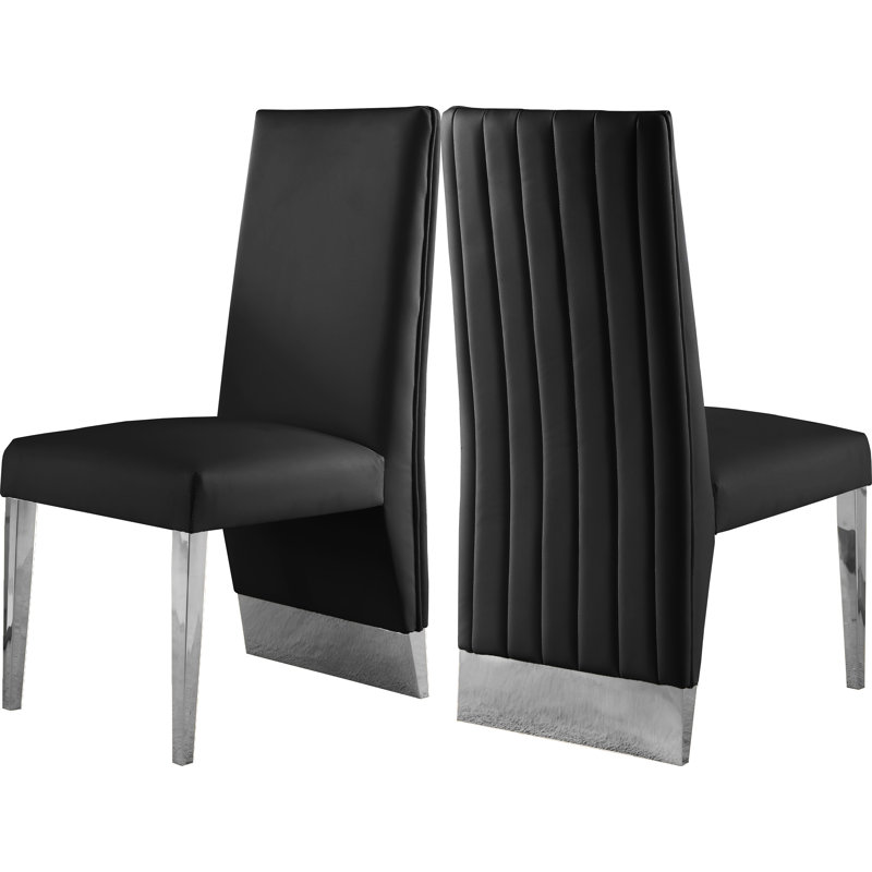 Chaise d'appoint rembourrée Elia, Cuir végétalien noir, Chrome