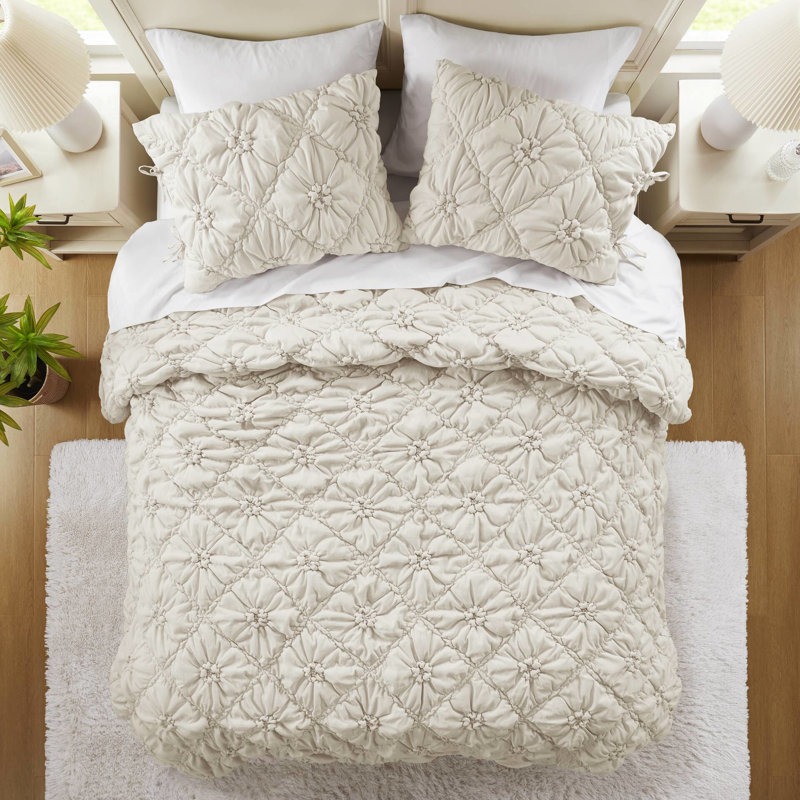 Édredon double / grand, motif floral texturé avec détails à nouer, chaleur légère, tracas - entretien facile, Ivory