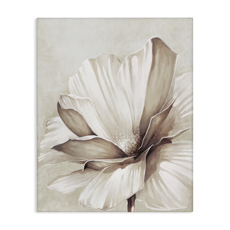 Art mural sur toile "White Flower Petals" par Cloverfield & Co., H 48 po x l 36 po