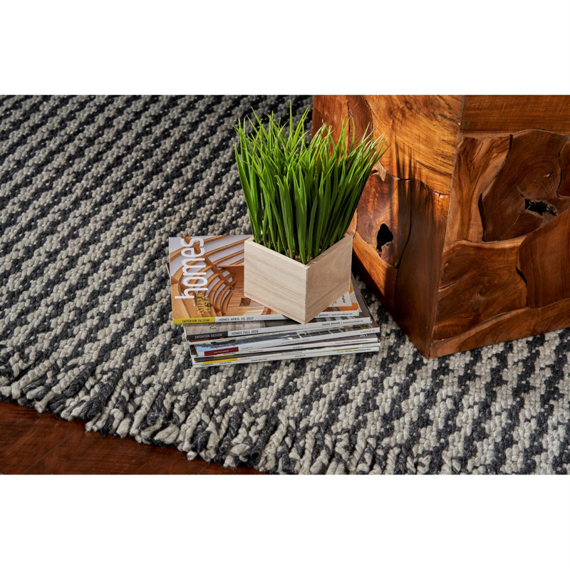Hogan Geometric Handmade Wool Area Rug, Rectangle 7'9" x 9'9", Gray