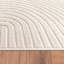 Tapis moderne avec motif de lignes minimalistes crème-770839938
