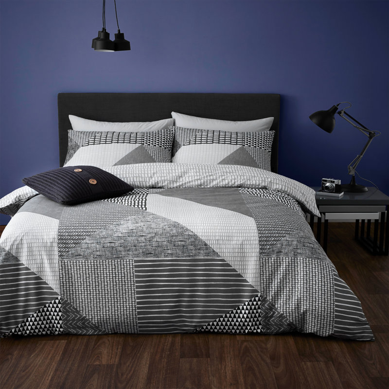 Larsson Geo Duvet Cover Set, Grey, Kingsize Duvet Cover + 2 Standard Pillowcases