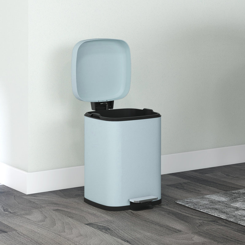 Step On Kitchen Trash Can, Green, 3.2 Gallons, 36.5" H x 24.5" W x 32'' D