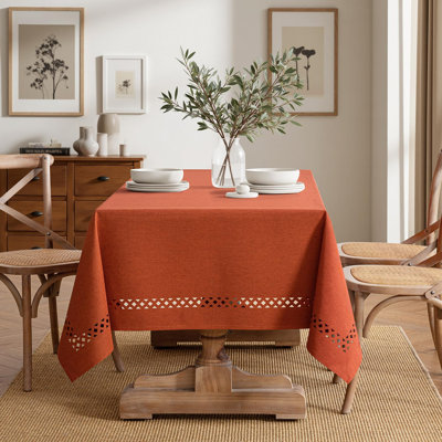 Nappe orange brûlé en lin et polyester avec des découpes décoratives Nappe imperméable résistante aux taches 52 x 70 pouces