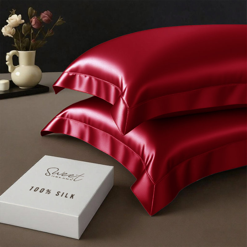Sweet Dreams Machine Woven Oxford Pillowcase, Red
