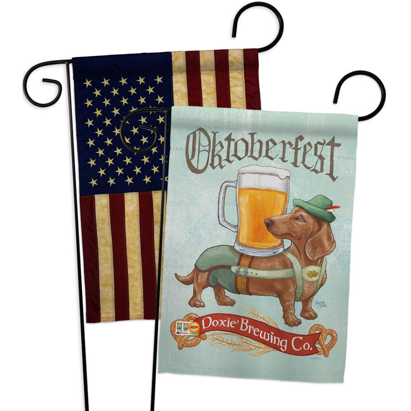 Drapeau de jardin en polyester 18 x 13 po Doxie Brewing Co.