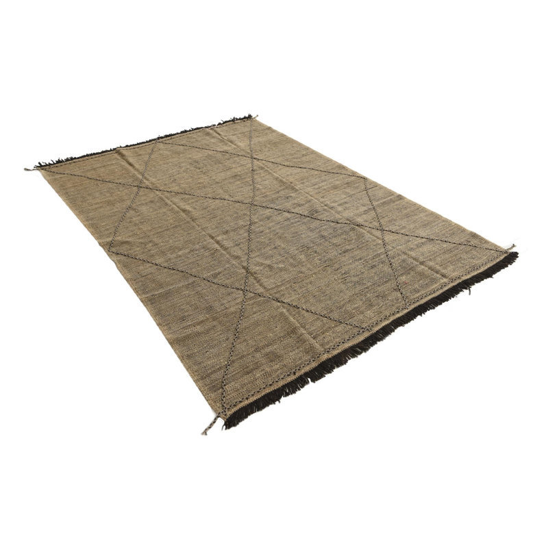 Tapis brun clair 7 x 7 po