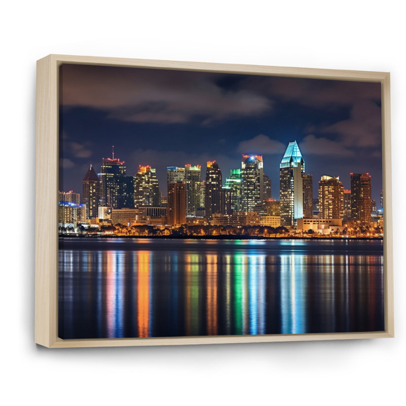 «Montreal Skyline At Night - California», art mural, H 30 po x l 40 po x P 1,5 po, Cadre naturel flottant